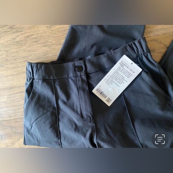 NWT lululemon High Rise Jogger - Picture 7 of 7